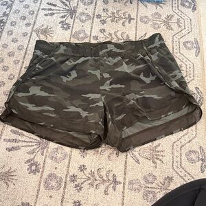 Athleta Women’s Mesh Racer Shorts 4”